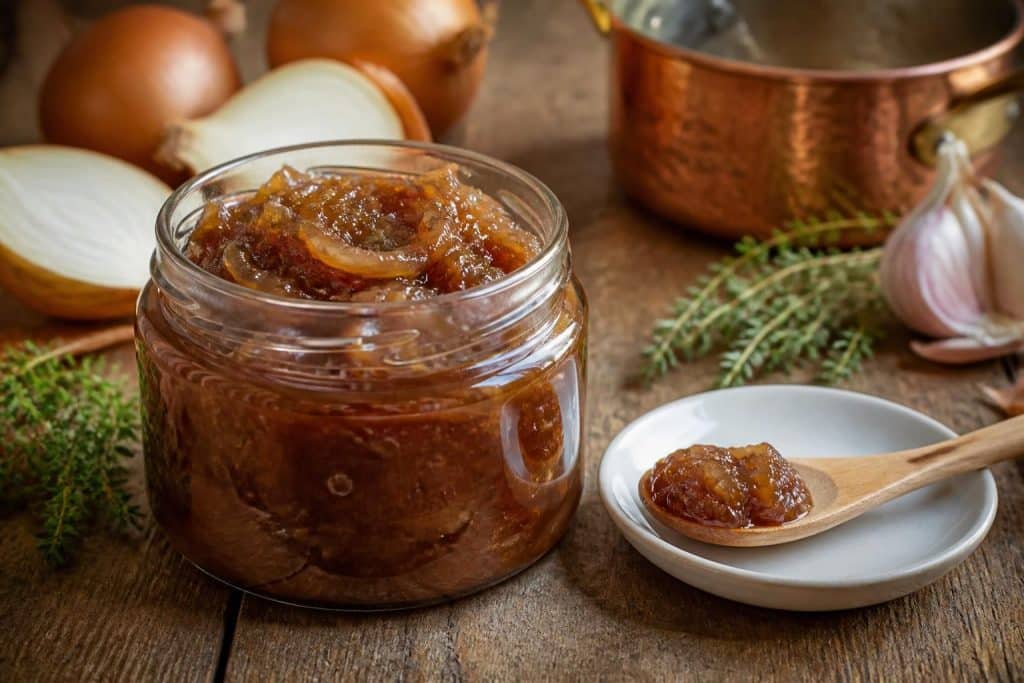découvrez notre recette facile de confit d'oignon maison avec des astuces simples pour réussir un condiment savoureux et parfumé, idéal pour accompagner vos plats.